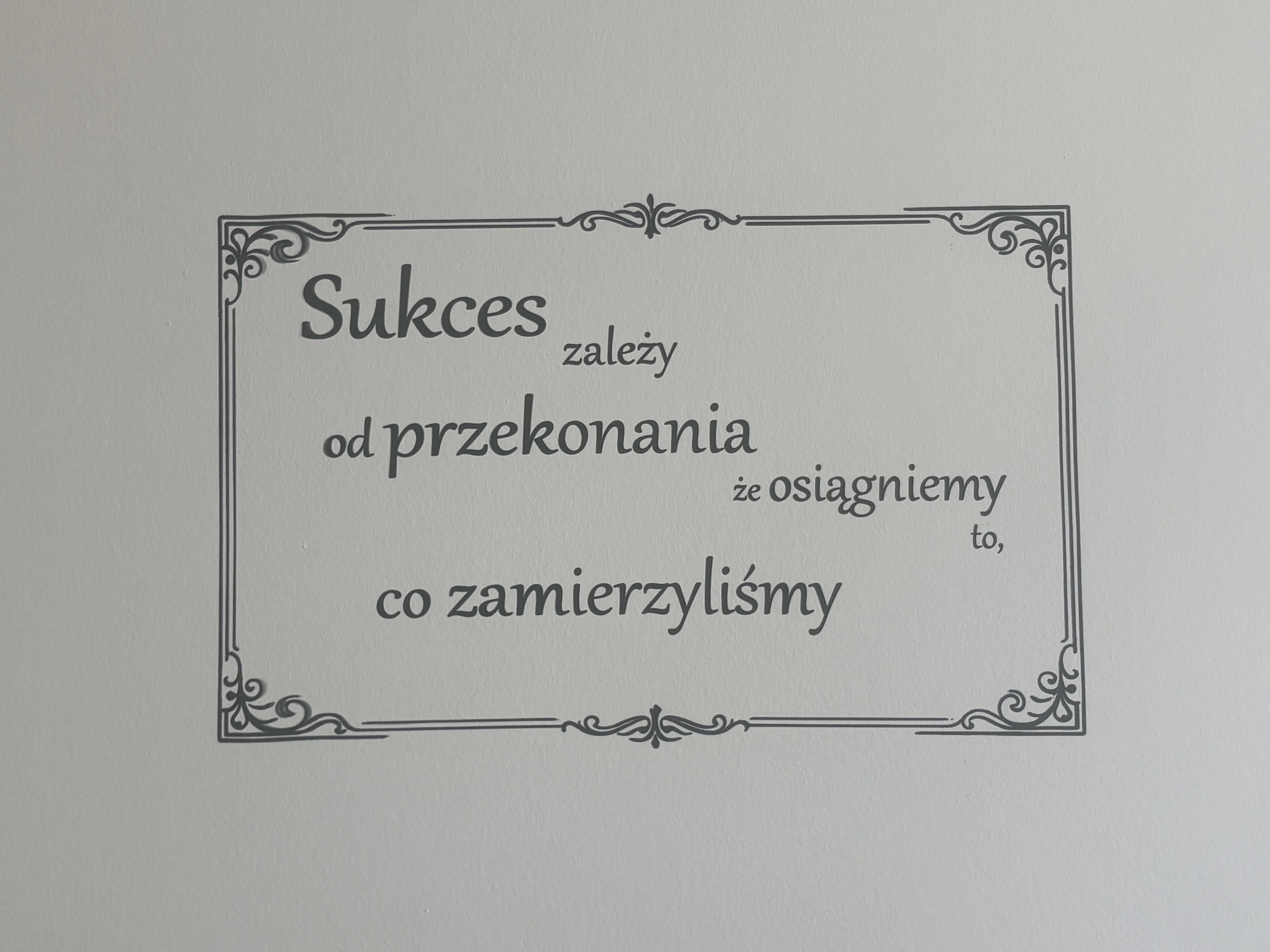 Ozdobna ramka z cytatem inspiracyjnym